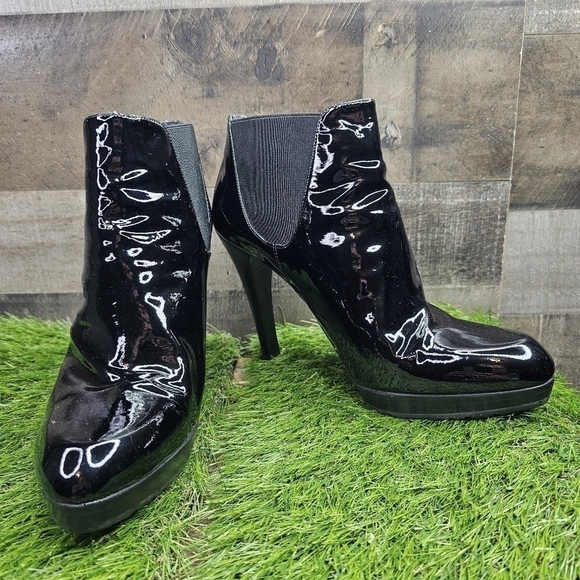 STUART WEITZMAN Patent Leather Chelsea Boots size 9.5 - Picture 8 of 11